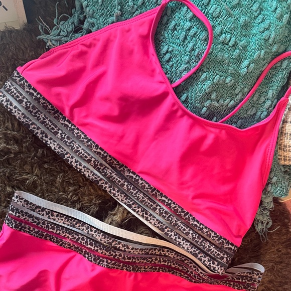 Pink bikini - Picture 3 of 6